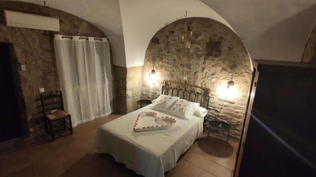 Apartamentos Rurales La Casa De Luis Santa Cruz de la Sierra ภายนอก รูปภาพ