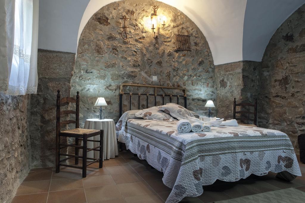 Apartamentos Rurales La Casa De Luis Santa Cruz de la Sierra ห้อง รูปภาพ
